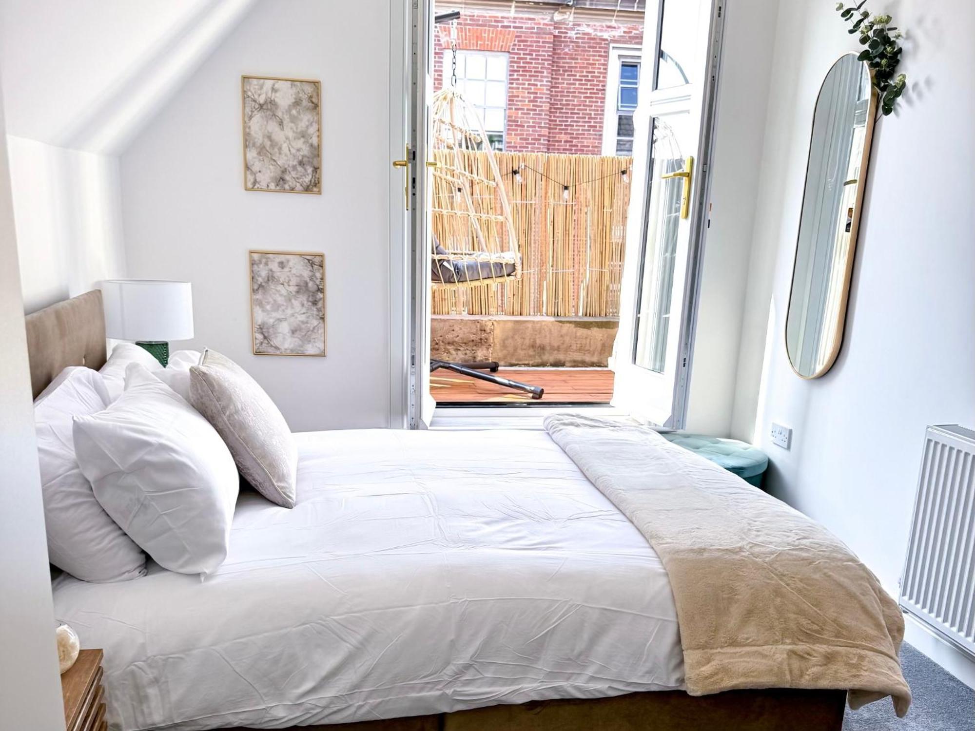 The Luxe Haven - Apartment Nottingham City Centre Bagian luar foto